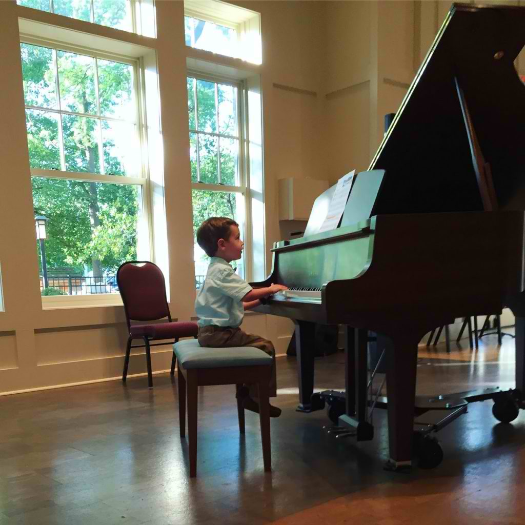 kid piano lesson